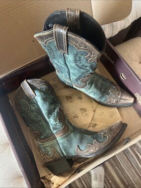 LNC Caborca Western Cowboy Boots with Brown Accents